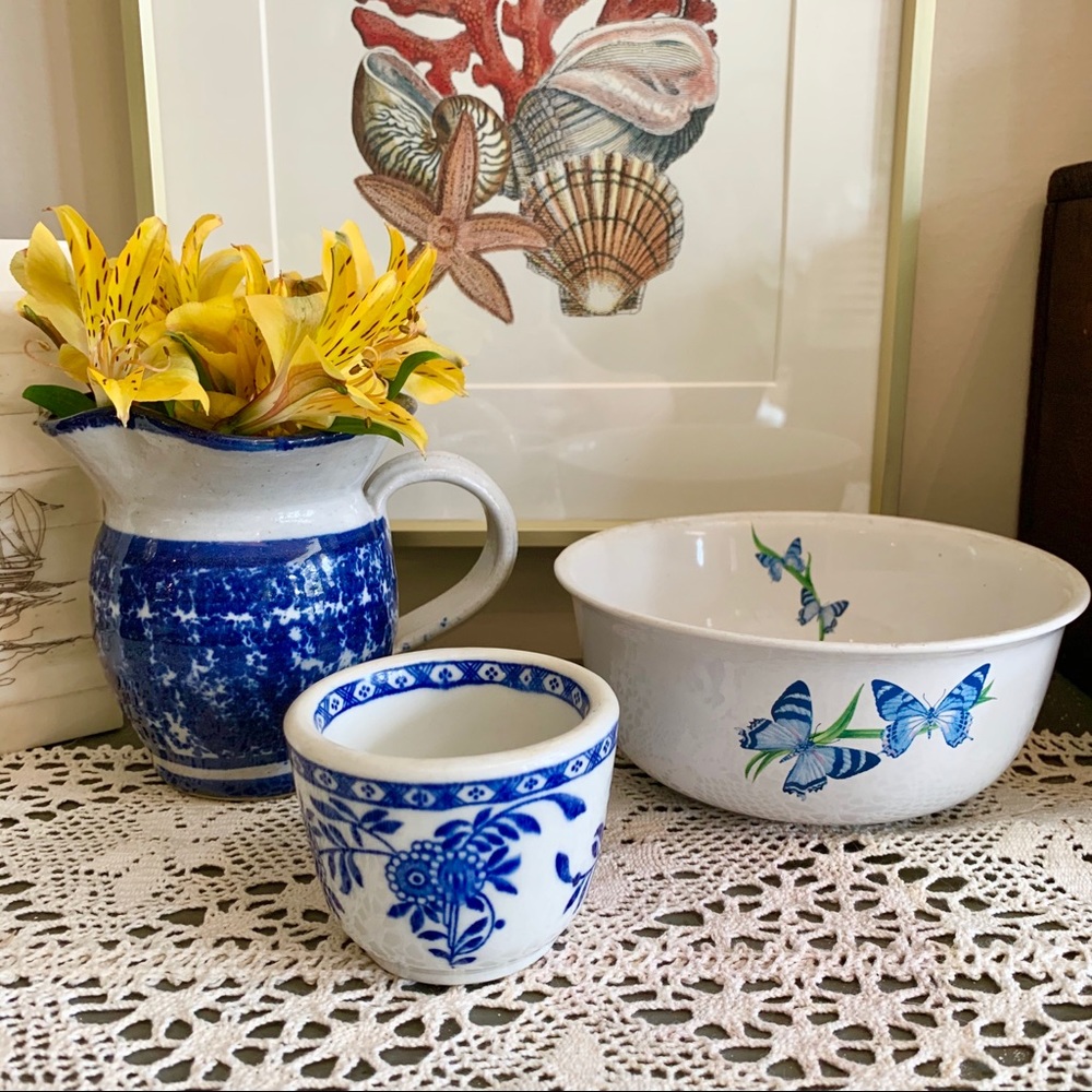 Set of 3 Blue and a White Decor Accents 💙